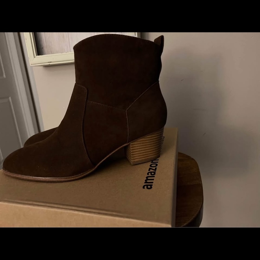 Amazon essential ankle boot size 9.5 brown